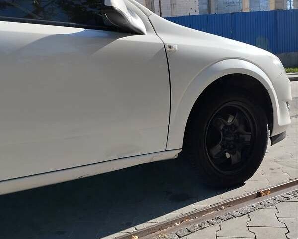 Білий Опель Астра, об'ємом двигуна 1.6 л та пробігом 173 тис. км за 4700 $, фото 6 на Automoto.ua