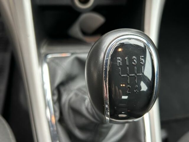 Белый Опель Астра, объемом двигателя 1.4 л и пробегом 170 тыс. км за 6999 $, фото 11 на Automoto.ua