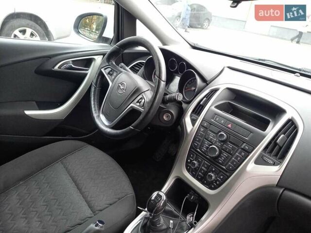 Опель Астра 2013 в Черкассах на Automoto.ua Белый Опель Астра, объемом двигателя 1.4 л и пробегом 171 тыс. км за 7300 $, фото 12 на Automoto.ua