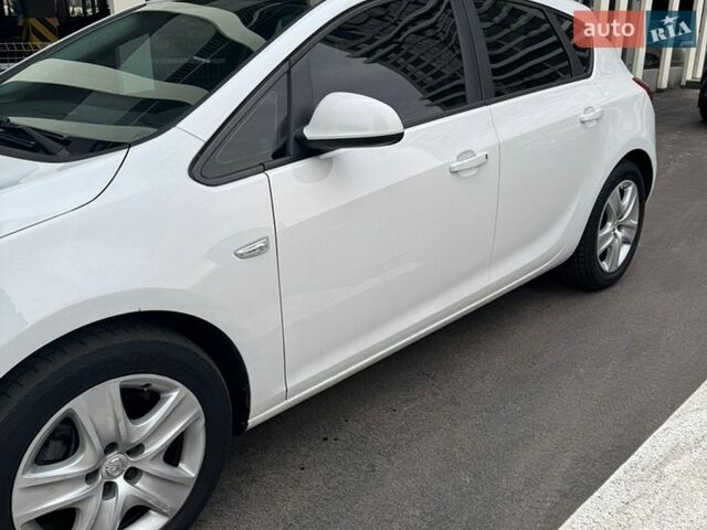 Белый Опель Астра, объемом двигателя 2 л и пробегом 292 тыс. км за 6700 $, фото 3 на Automoto.ua
