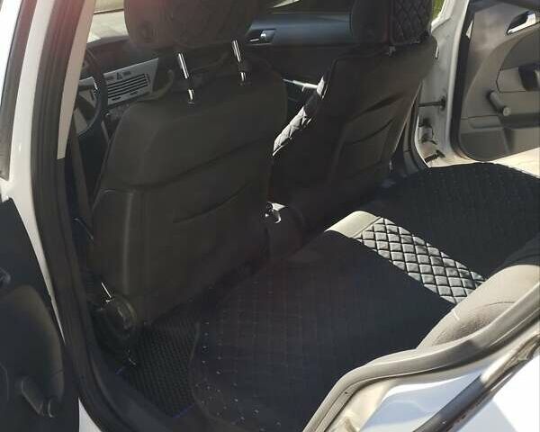 Білий Опель Астра, об'ємом двигуна 1.6 л та пробігом 173 тис. км за 4700 $, фото 10 на Automoto.ua