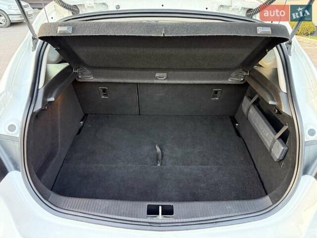 Белый Опель Астра, объемом двигателя 1.7 л и пробегом 219 тыс. км за 8200 $, фото 56 на Automoto.ua