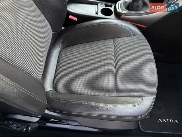 Белый Опель Астра, объемом двигателя 1.7 л и пробегом 219 тыс. км за 8200 $, фото 62 на Automoto.ua