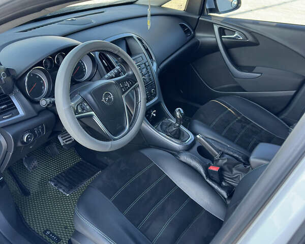 Белый Опель Астра, объемом двигателя 1.6 л и пробегом 306 тыс. км за 8500 $, фото 8 на Automoto.ua