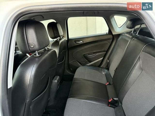 Белый Опель Астра, объемом двигателя 1.7 л и пробегом 219 тыс. км за 8200 $, фото 51 на Automoto.ua