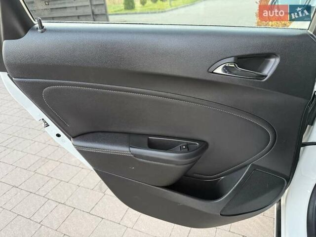 Белый Опель Астра, объемом двигателя 1.7 л и пробегом 219 тыс. км за 8200 $, фото 49 на Automoto.ua