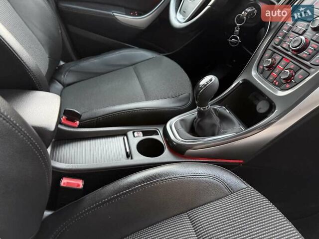 Белый Опель Астра, объемом двигателя 1.7 л и пробегом 219 тыс. км за 8200 $, фото 63 на Automoto.ua