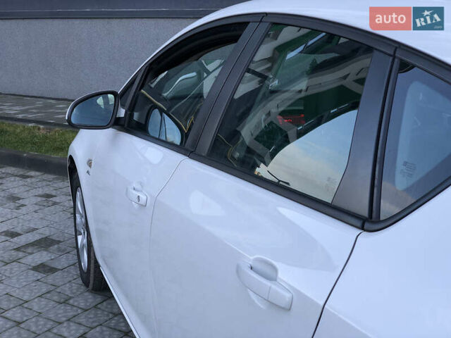 Белый Опель Астра, объемом двигателя 1.6 л и пробегом 160 тыс. км за 9590 $, фото 38 на Automoto.ua