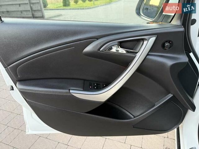 Белый Опель Астра, объемом двигателя 1.7 л и пробегом 219 тыс. км за 8200 $, фото 24 на Automoto.ua