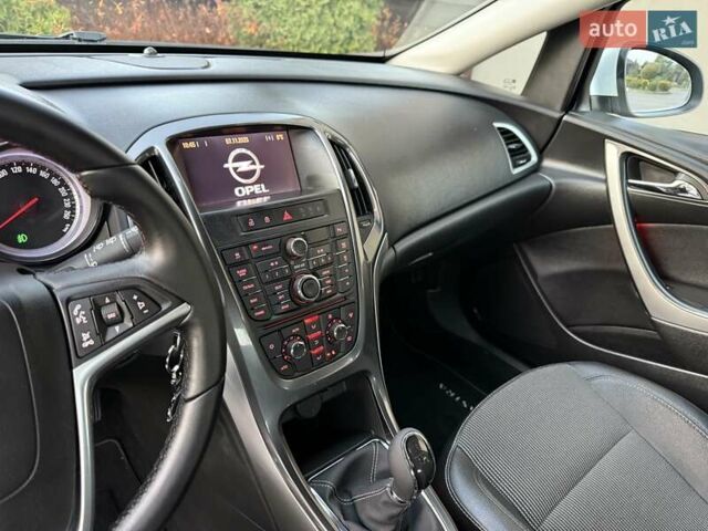Белый Опель Астра, объемом двигателя 1.7 л и пробегом 219 тыс. км за 8200 $, фото 40 на Automoto.ua
