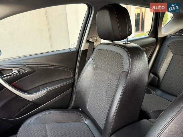 Белый Опель Астра, объемом двигателя 1.7 л и пробегом 219 тыс. км за 8200 $, фото 43 на Automoto.ua