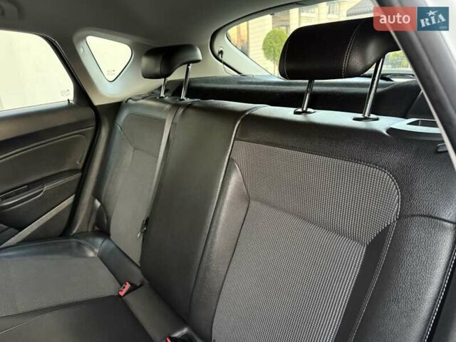 Белый Опель Астра, объемом двигателя 1.7 л и пробегом 219 тыс. км за 8200 $, фото 53 на Automoto.ua