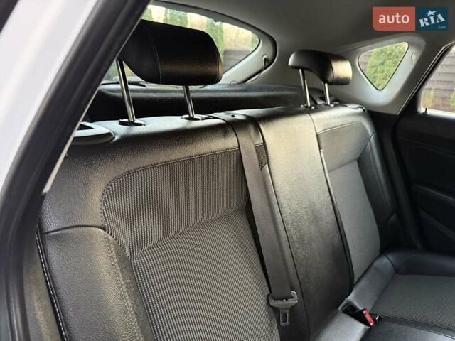 Белый Опель Астра, объемом двигателя 1.7 л и пробегом 219 тыс. км за 8200 $, фото 57 на Automoto.ua