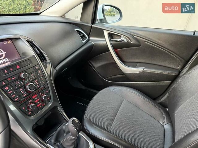 Белый Опель Астра, объемом двигателя 1.7 л и пробегом 219 тыс. км за 8200 $, фото 41 на Automoto.ua