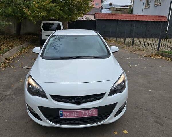 Опель Астра 2017 в Кривом Роге на Automoto.ua Белый Опель Астра, объемом двигателя 1.4 л и пробегом 165 тыс. км за 7700 $, фото 3 на Automoto.ua