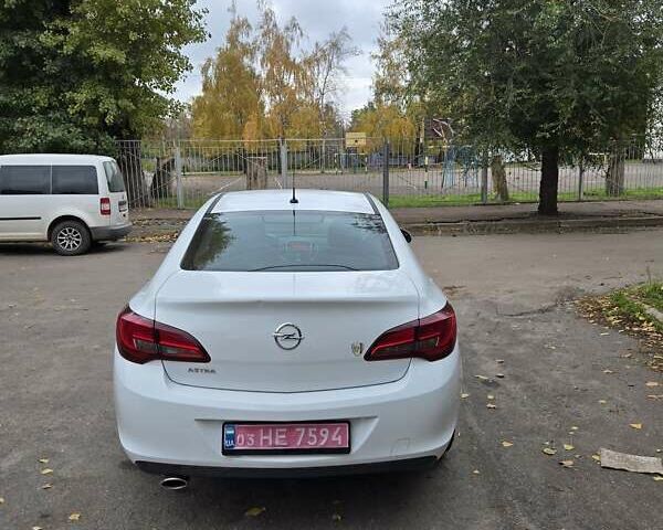 Опель Астра 2017 в Кривом Роге на Automoto.ua Белый Опель Астра, объемом двигателя 1.4 л и пробегом 165 тыс. км за 7700 $, фото 1 на Automoto.ua