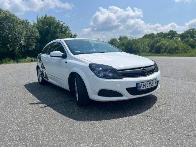 Белый Опель Астра, объемом двигателя 1.7 л и пробегом 245 тыс. км за 6000 $, фото 5 на Automoto.ua