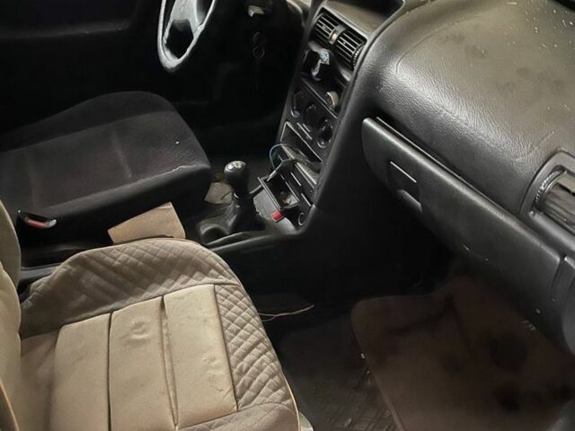 Белый Опель Астра, объемом двигателя 1.7 л и пробегом 400 тыс. км за 1300 $, фото 5 на Automoto.ua