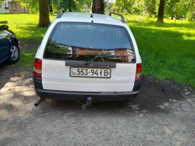 Белый Опель Астра, объемом двигателя 1.4 л и пробегом 430 тыс. км за 1000 $, фото 2 на Automoto.ua