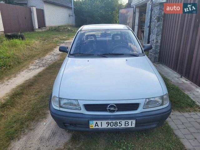 Белый Опель Астра, объемом двигателя 1.4 л и пробегом 150 тыс. км за 2600 $, фото 9 на Automoto.ua