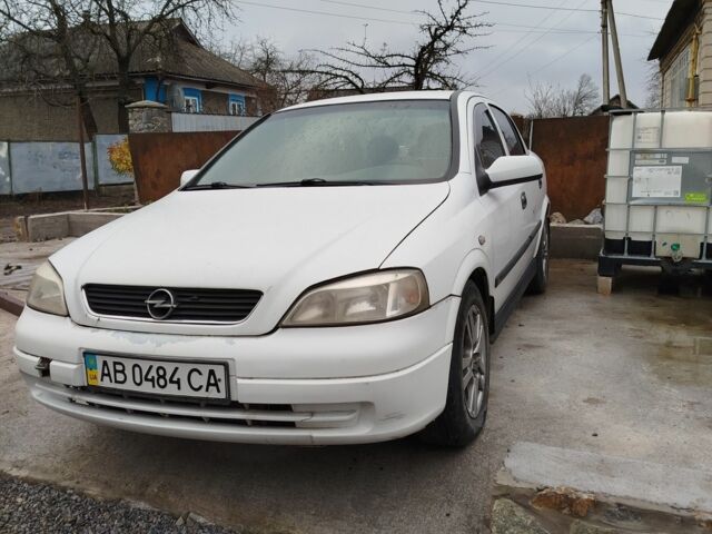 Белый Опель Астра, объемом двигателя 1.8 л и пробегом 217 тыс. км за 1700 $, фото 1 на Automoto.ua