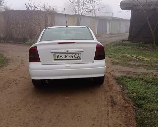 Белый Опель Астра, объемом двигателя 1.8 л и пробегом 230 тыс. км за 2850 $, фото 3 на Automoto.ua