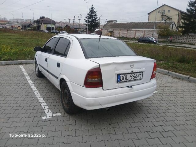 Білий Опель Астра, об'ємом двигуна 1.8 л та пробігом 301 тис. км за 950 $, фото 4 на Automoto.ua