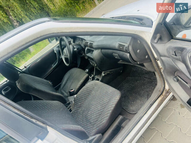 Белый Опель Астра, объемом двигателя 1.6 л и пробегом 135 тыс. км за 1950 $, фото 8 на Automoto.ua