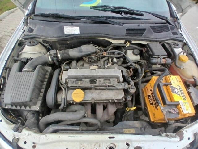 Білий Опель Астра, об'ємом двигуна 1.8 л та пробігом 301 тис. км за 950 $, фото 10 на Automoto.ua