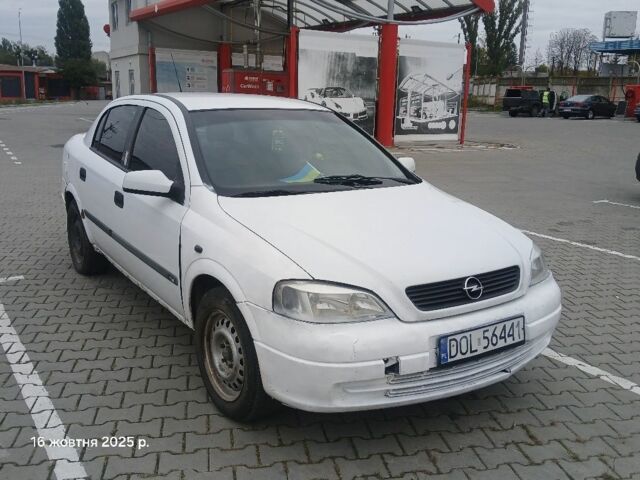 Білий Опель Астра, об'ємом двигуна 1.8 л та пробігом 301 тис. км за 950 $, фото 1 на Automoto.ua