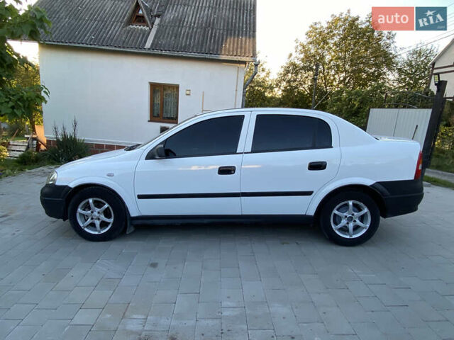 Опель Астра 2000 у Збараже на Automoto.ua Білий Опель Астра, об'ємом двигуна 1.39 л та пробігом 300 тис. км за 2100 $, фото 2 на Automoto.ua
