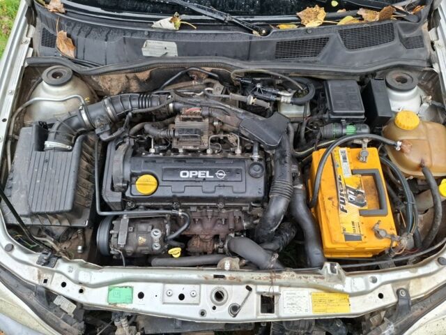 Білий Опель Астра, об'ємом двигуна 1.6 л та пробігом 242 тис. км за 800 $, фото 4 на Automoto.ua