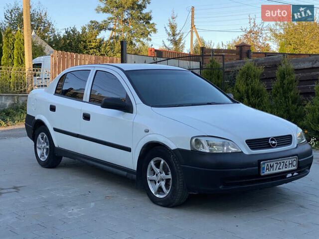 Белый Опель Астра, объемом двигателя 1.39 л и пробегом 300 тыс. км за 2500 $, фото 2 на Automoto.ua
