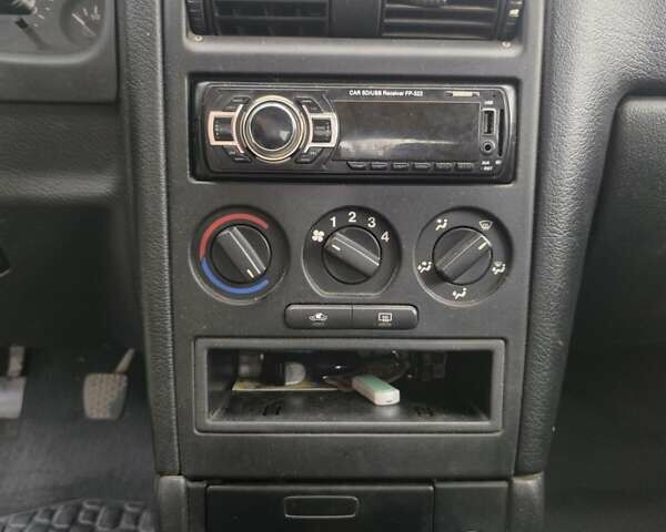 Белый Опель Астра, объемом двигателя 1.6 л и пробегом 226 тыс. км за 2500 $, фото 14 на Automoto.ua