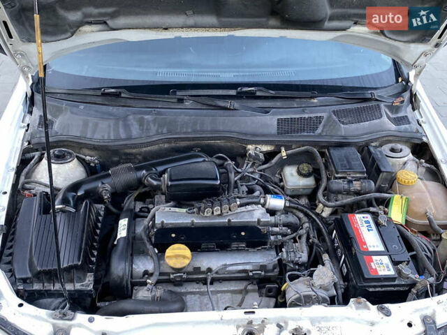 Опель Астра 2000 у Збараже на Automoto.ua Білий Опель Астра, об'ємом двигуна 1.39 л та пробігом 300 тис. км за 2100 $, фото 35 на Automoto.ua
