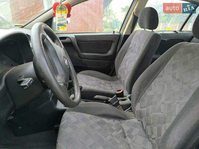 Белый Опель Астра, объемом двигателя 1.6 л и пробегом 226 тыс. км за 2500 $, фото 21 на Automoto.ua