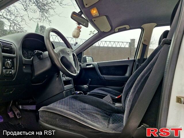 Белый Опель Астра, объемом двигателя 1.4 л и пробегом 373 тыс. км за 2200 $, фото 3 на Automoto.ua