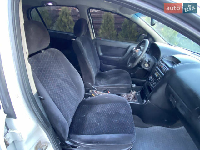 Опель Астра 2000 у Збараже на Automoto.ua Білий Опель Астра, об'ємом двигуна 1.39 л та пробігом 300 тис. км за 2100 $, фото 32 на Automoto.ua