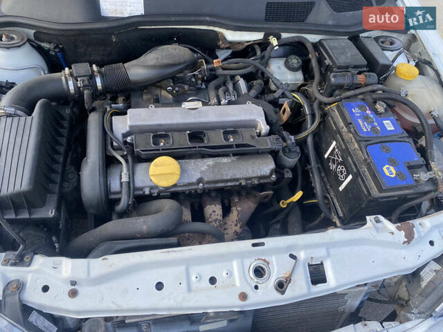 Білий Опель Астра, об'ємом двигуна 0 л та пробігом 200 тис. км за 900 $, фото 1 на Automoto.ua
