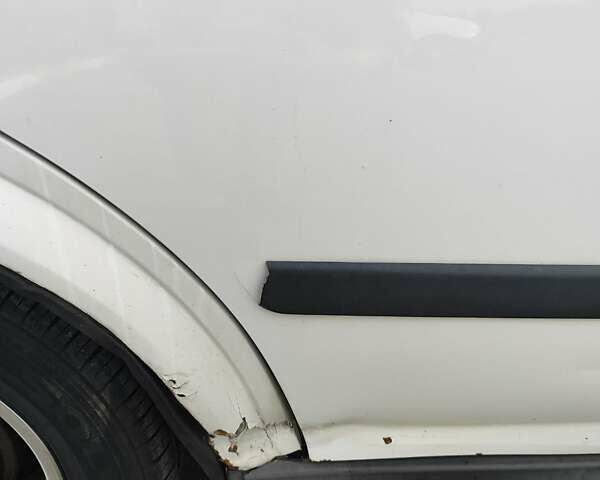 Белый Опель Астра, объемом двигателя 1.6 л и пробегом 260 тыс. км за 2500 $, фото 4 на Automoto.ua