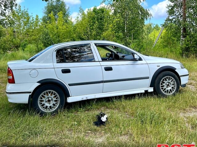 Белый Опель Астра, объемом двигателя 1.6 л и пробегом 386 тыс. км за 3100 $, фото 1 на Automoto.ua