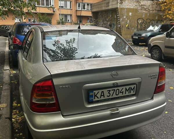 Белый Опель Астра, объемом двигателя 1.4 л и пробегом 285 тыс. км за 2321 $, фото 2 на Automoto.ua