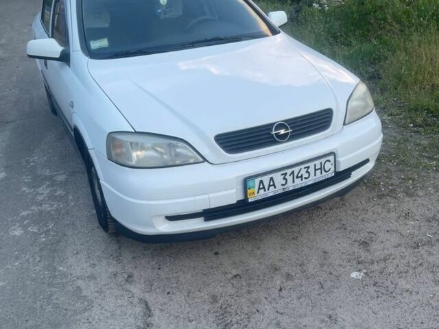 Белый Опель Астра, объемом двигателя 1.6 л и пробегом 300 тыс. км за 2500 $, фото 3 на Automoto.ua