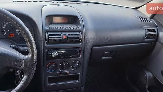 Білий Опель Астра, об'ємом двигуна 1.39 л та пробігом 251 тис. км за 3500 $, фото 13 на Automoto.ua