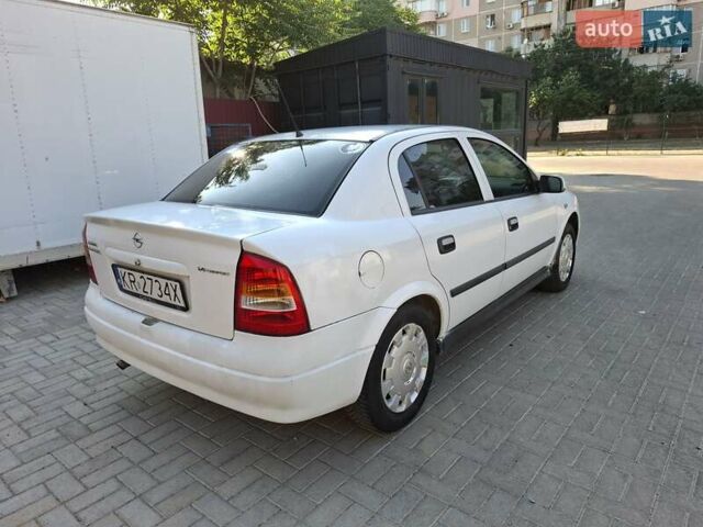 Белый Опель Астра, объемом двигателя 1.4 л и пробегом 212 тыс. км за 1799 $, фото 24 на Automoto.ua