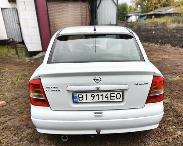 Белый Опель Астра, объемом двигателя 1.4 л и пробегом 248 тыс. км за 5000 $, фото 3 на Automoto.ua