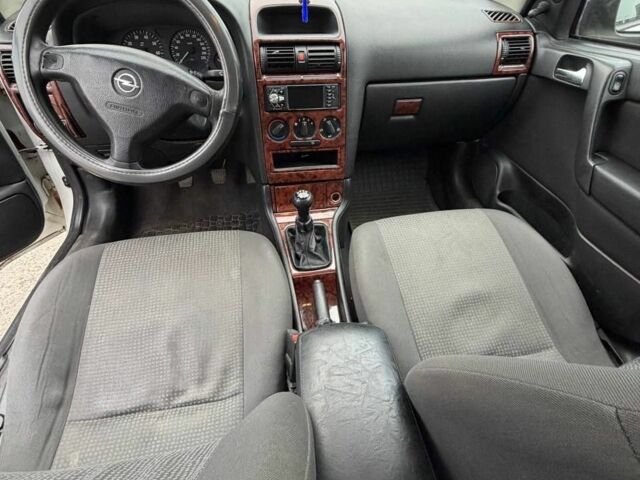 Белый Опель Астра, объемом двигателя 0 л и пробегом 221 тыс. км за 1699 $, фото 7 на Automoto.ua