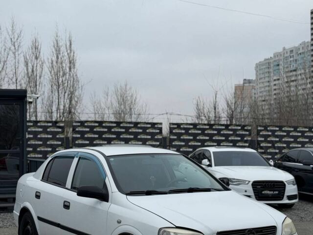 Белый Опель Астра, объемом двигателя 0 л и пробегом 221 тыс. км за 1699 $, фото 1 на Automoto.ua