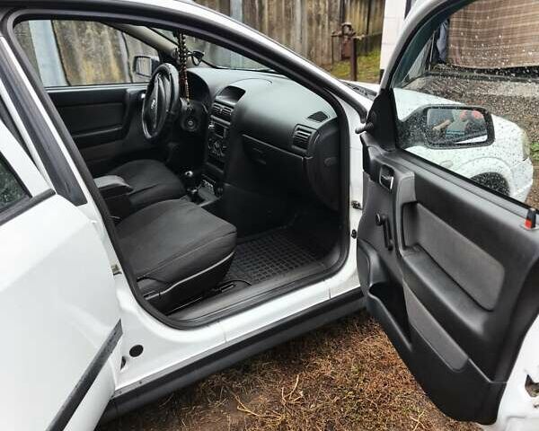 Белый Опель Астра, объемом двигателя 1.4 л и пробегом 248 тыс. км за 5000 $, фото 10 на Automoto.ua