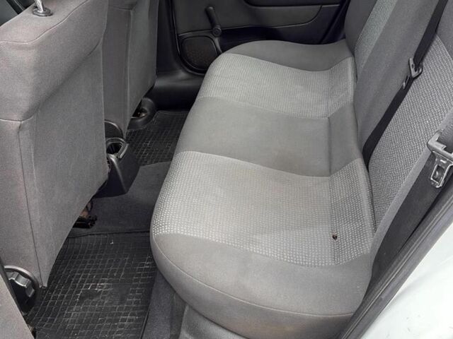 Белый Опель Астра, объемом двигателя 1.4 л и пробегом 304 тыс. км за 3500 $, фото 5 на Automoto.ua